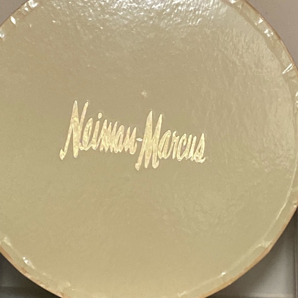 Neiman Marcus hat box vintage - Picture 5 of 5